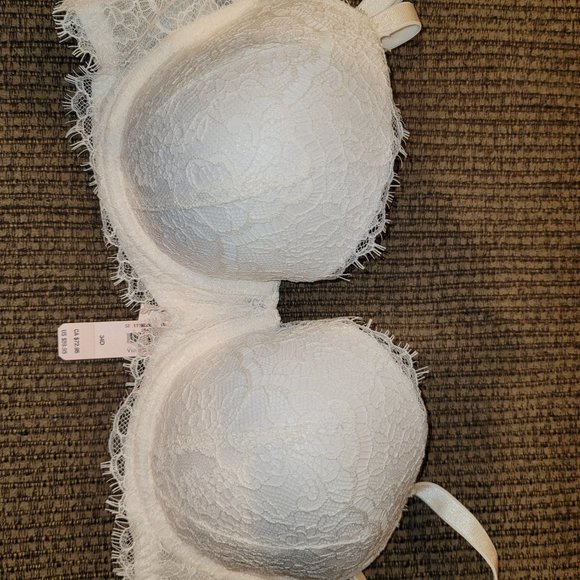 Victoria's Secret Bra - Picture 3 of 3